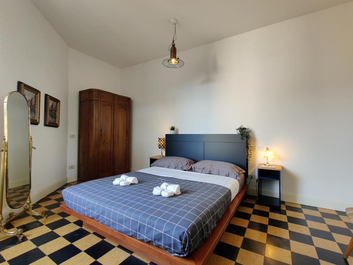 Elegante Trilocale A Milano Apartamento Exterior foto