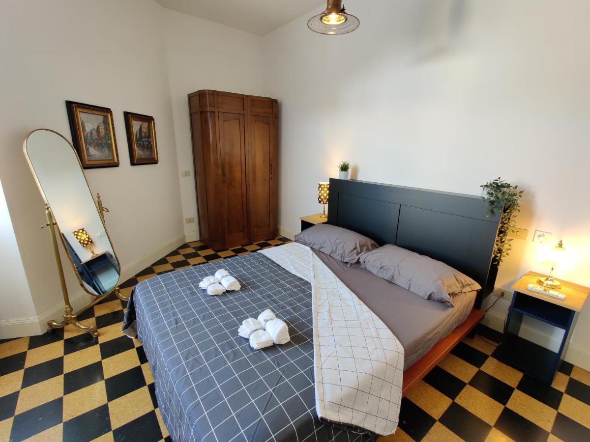 Elegante Trilocale A Milano Apartamento Exterior foto