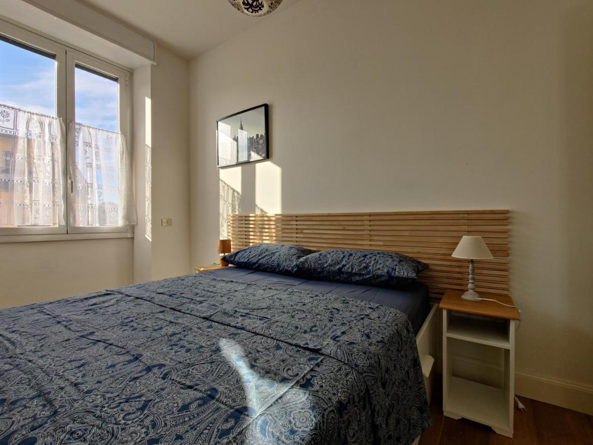 Elegante Trilocale A Milano Apartamento Exterior foto