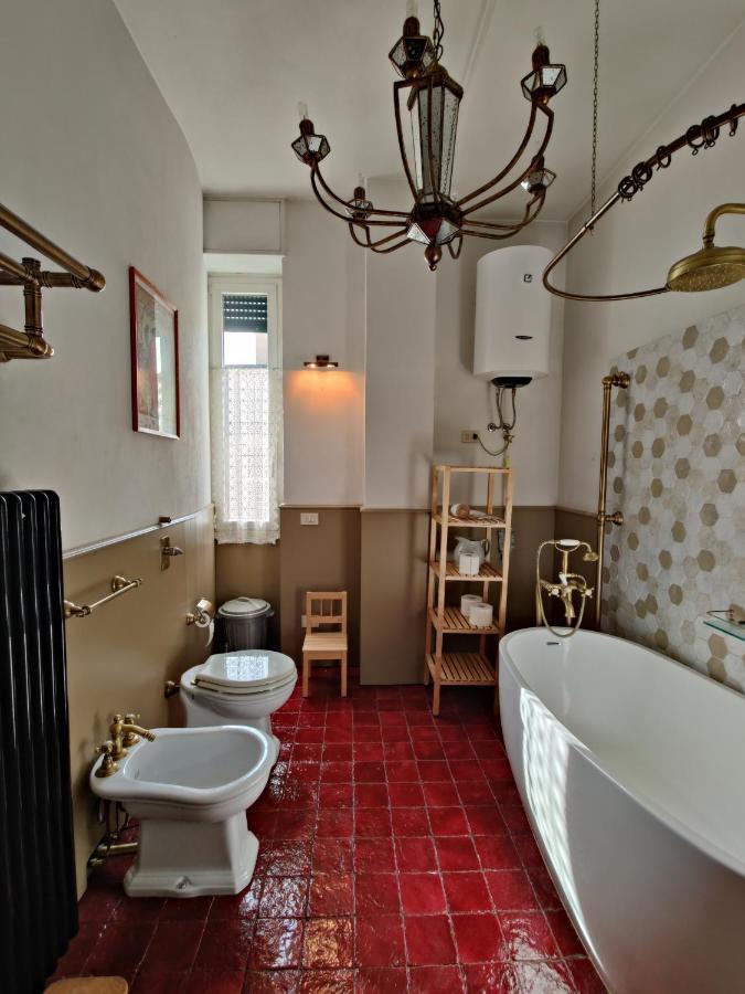 Elegante Trilocale A Milano Apartamento Exterior foto
