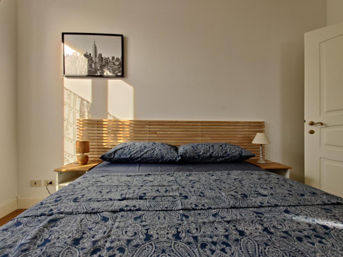 Elegante Trilocale A Milano Apartamento Exterior foto