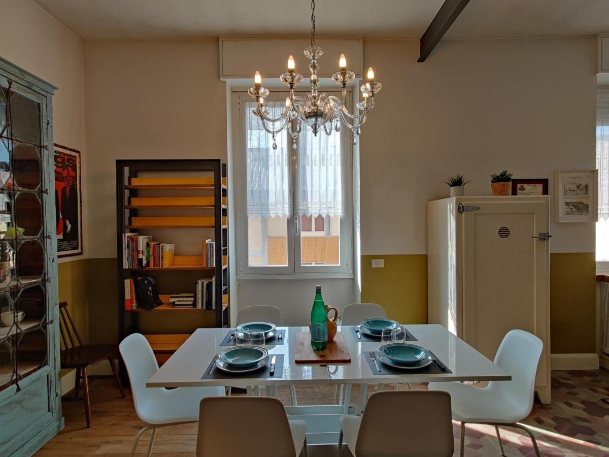 Elegante Trilocale A Milano Apartamento Exterior foto