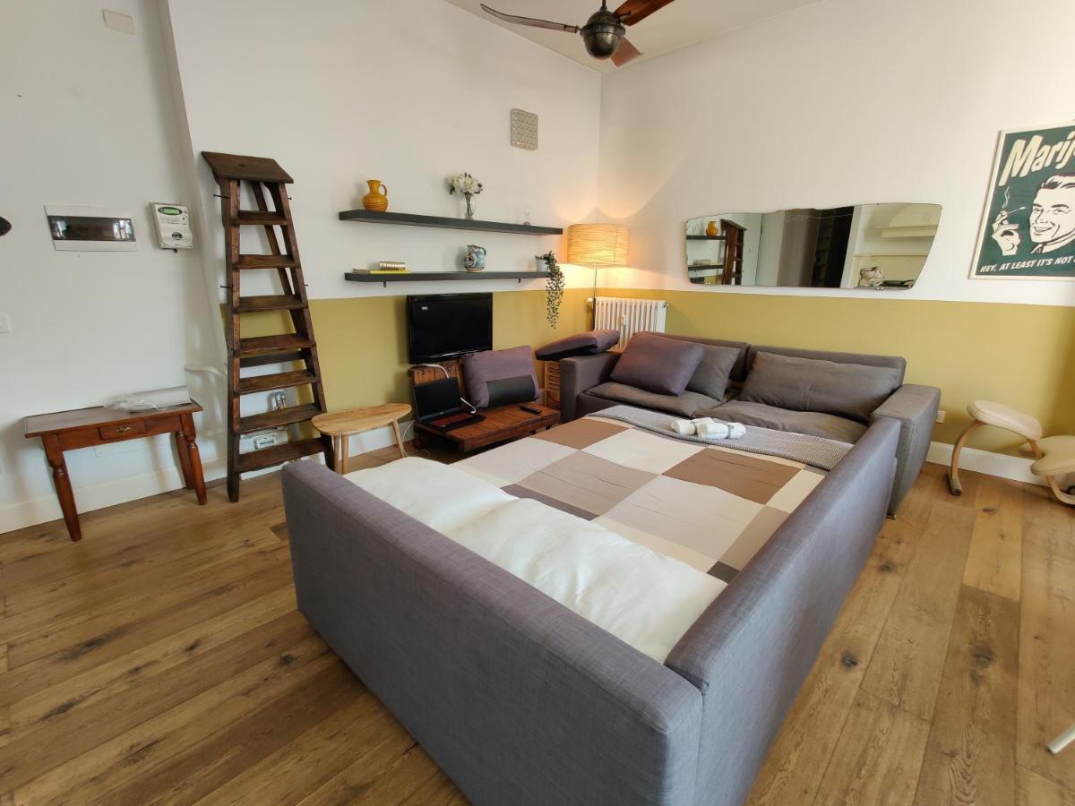 Elegante Trilocale A Milano Apartamento Exterior foto