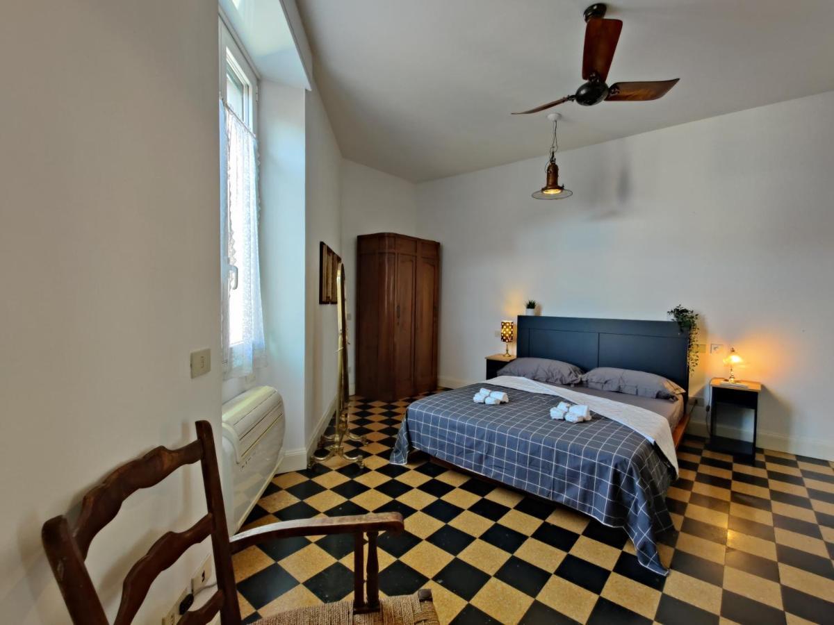 Elegante Trilocale A Milano Apartamento Exterior foto